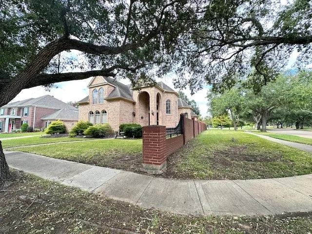 $938,000 | 4002 Colony Oaks Drive, Sugar Land, TX 77479