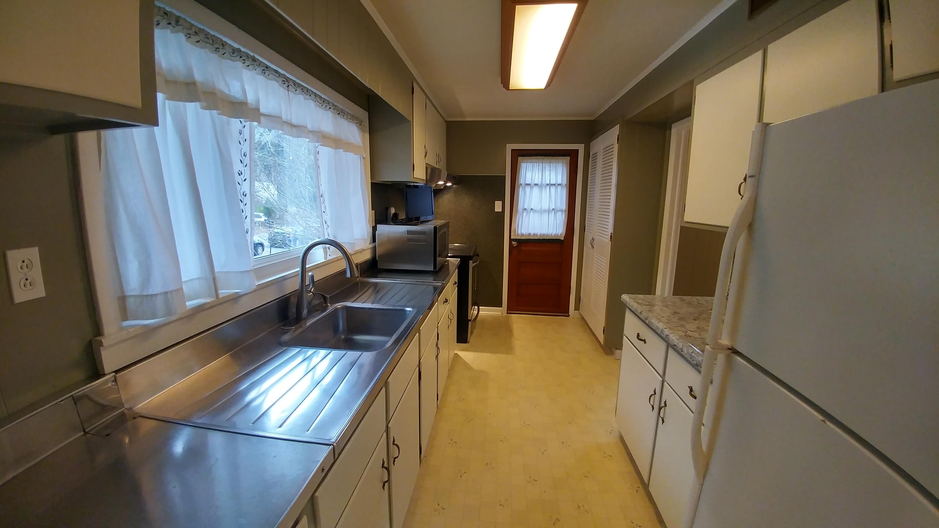 111 Taylor Road Oak Ridge, TN 37830 - Photo 8 of 22 1205181036_HDR