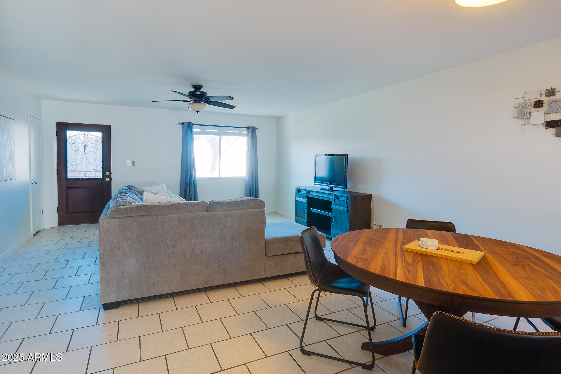 926 North Date Mesa, AZ 85201 - Photo 4 of 20 21