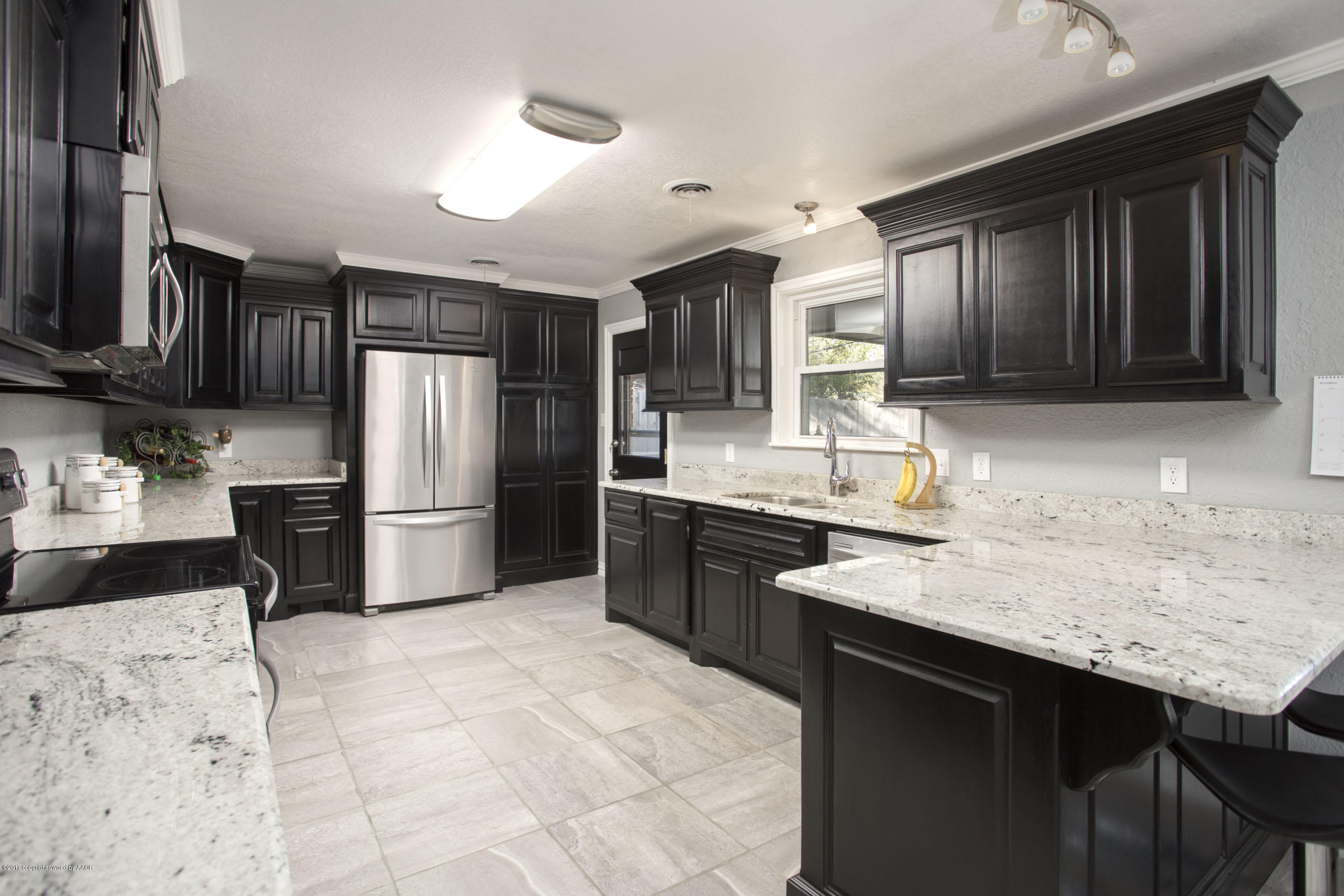 6208 Gainsborough Road Amarillo, TX 79106 - Photo 3 of 29 Amazing Kitchen