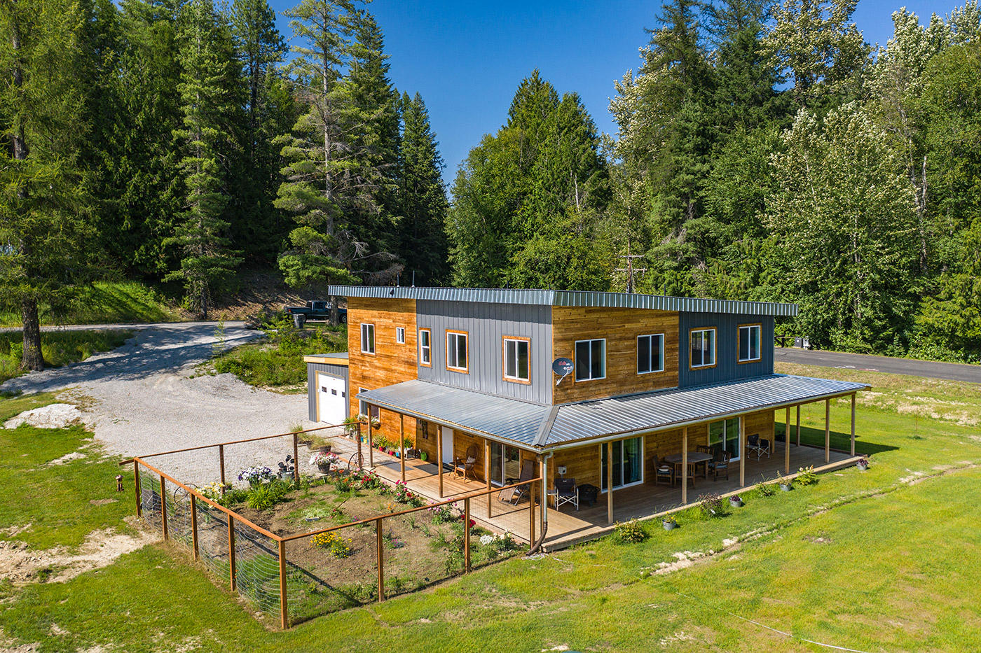 925 Lower Pack River Road