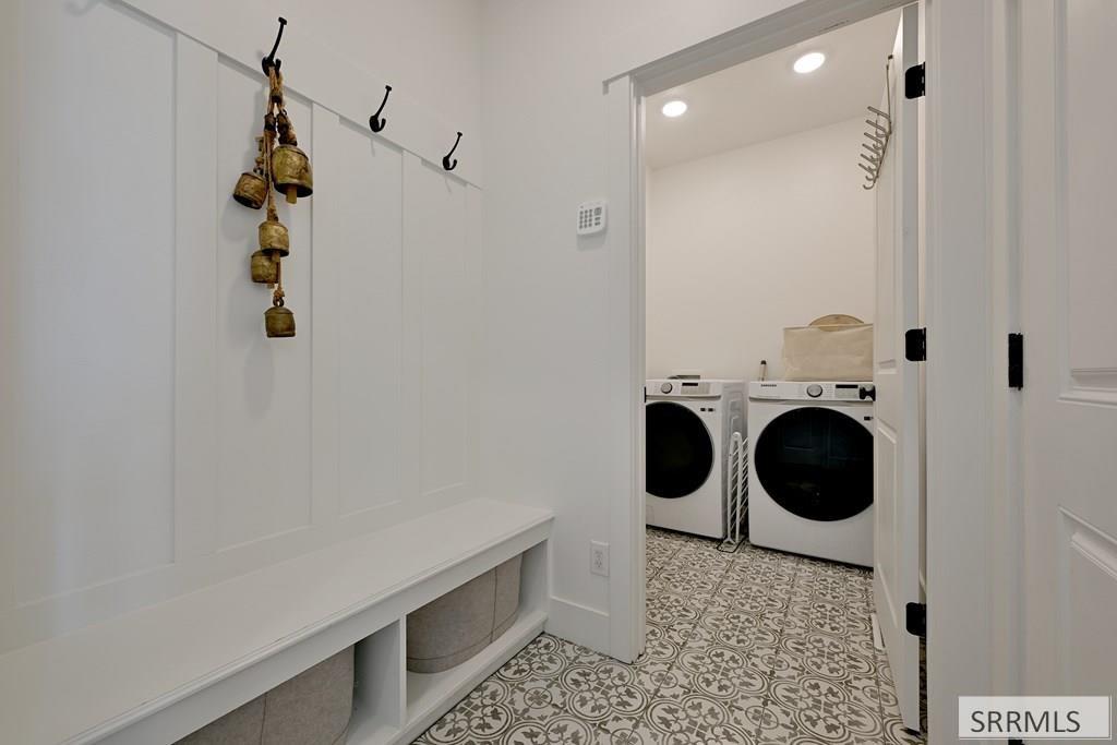 1458 North 805 Street Shelley, ID 83274 - Photo 14 of 27 Mud Room to Laundry Room