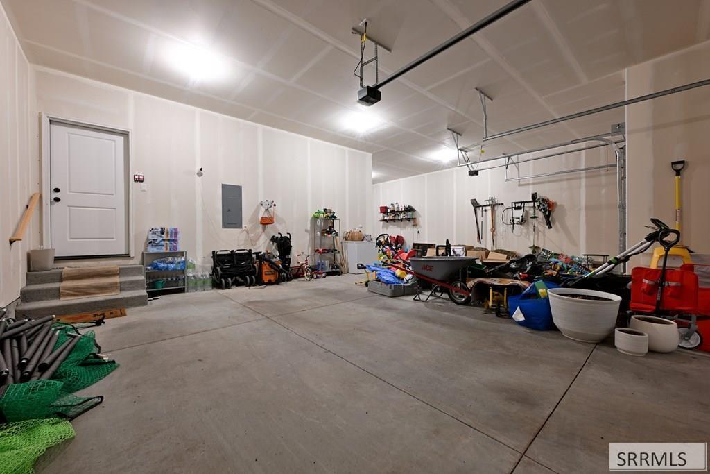 1458 North 805 Street Shelley, ID 83274 - Photo 19 of 27 4-Car Garage