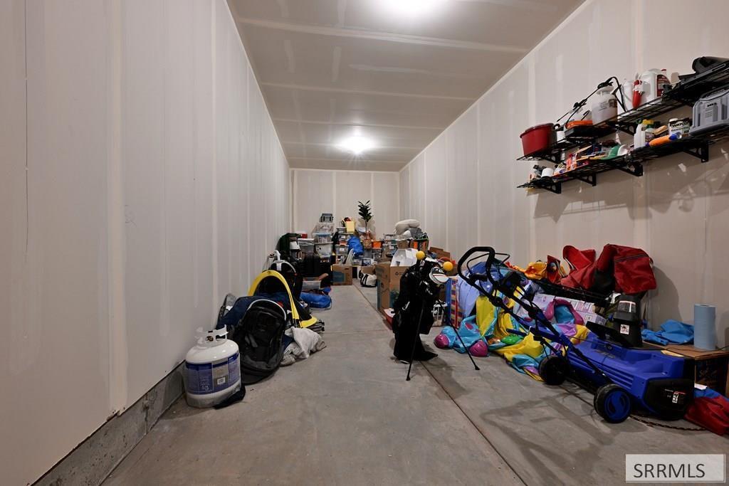 1458 North 805 Street Shelley, ID 83274 - Photo 20 of 27 4-Car Tandem Garage Stall