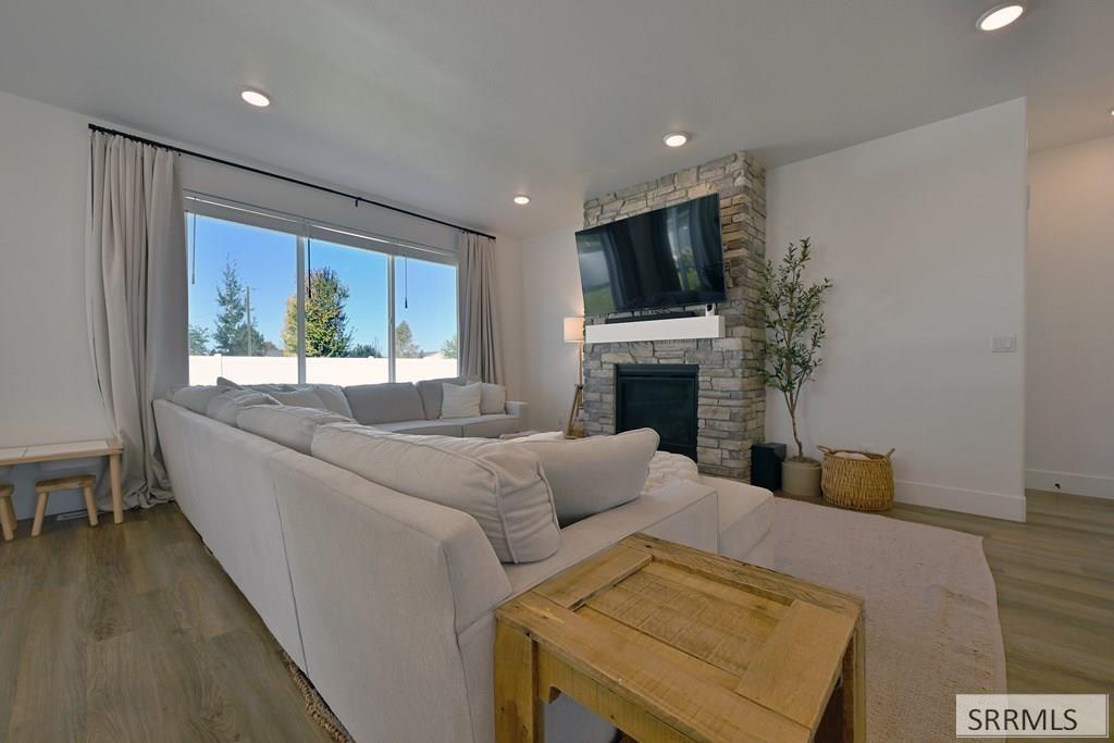 1458 North 805 Street Shelley, ID 83274 - Photo 3 of 27 Great Room W/ Gas Fireplace