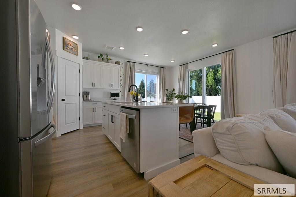 1458 North 805 Street Shelley, ID 83274 - Photo 4 of 27 Kitchen to Dining Area