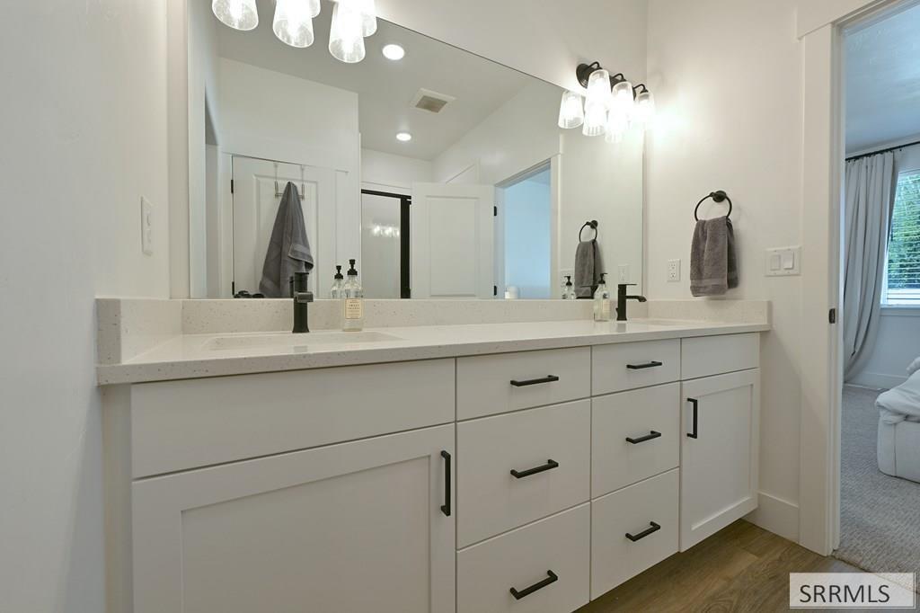 1458 North 805 Street Shelley, ID 83274 - Photo 8 of 27 Primary Ensuite