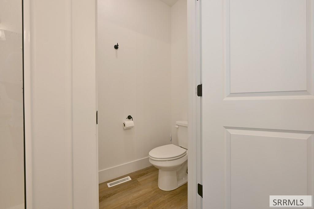 1458 North 805 Street Shelley, ID 83274 - Photo 9 of 27 Primary Water Closet