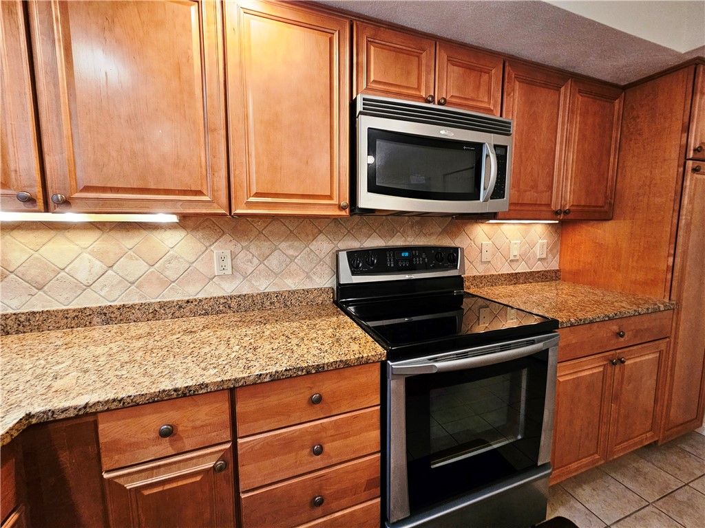 2970 Mendon Road, Unit 187 Cumberland, RI 02864 - Photo 6 of 34 Eat In Kitchen