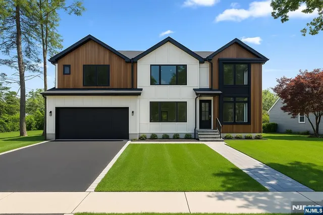 $2,199,999 | 33 Oliver Road, Paramus, NJ 07652