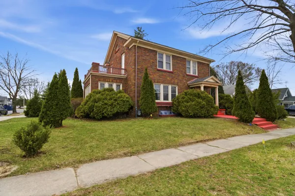 $369,900 | 201 Capital Street, Burlington, WI 53105