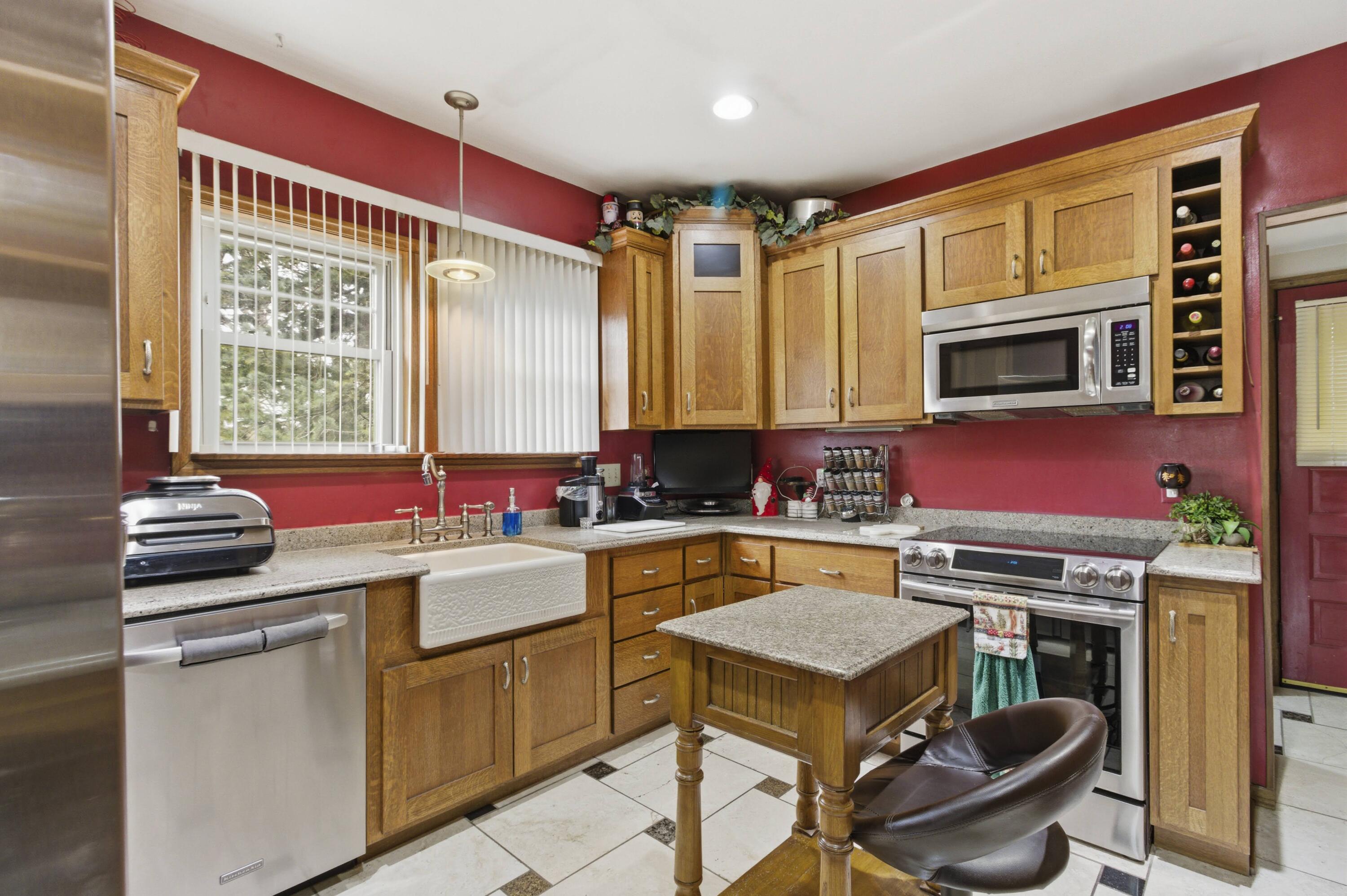 201 Capital Street Burlington, WI 53105 - Photo 13 of 39 IMG_8390