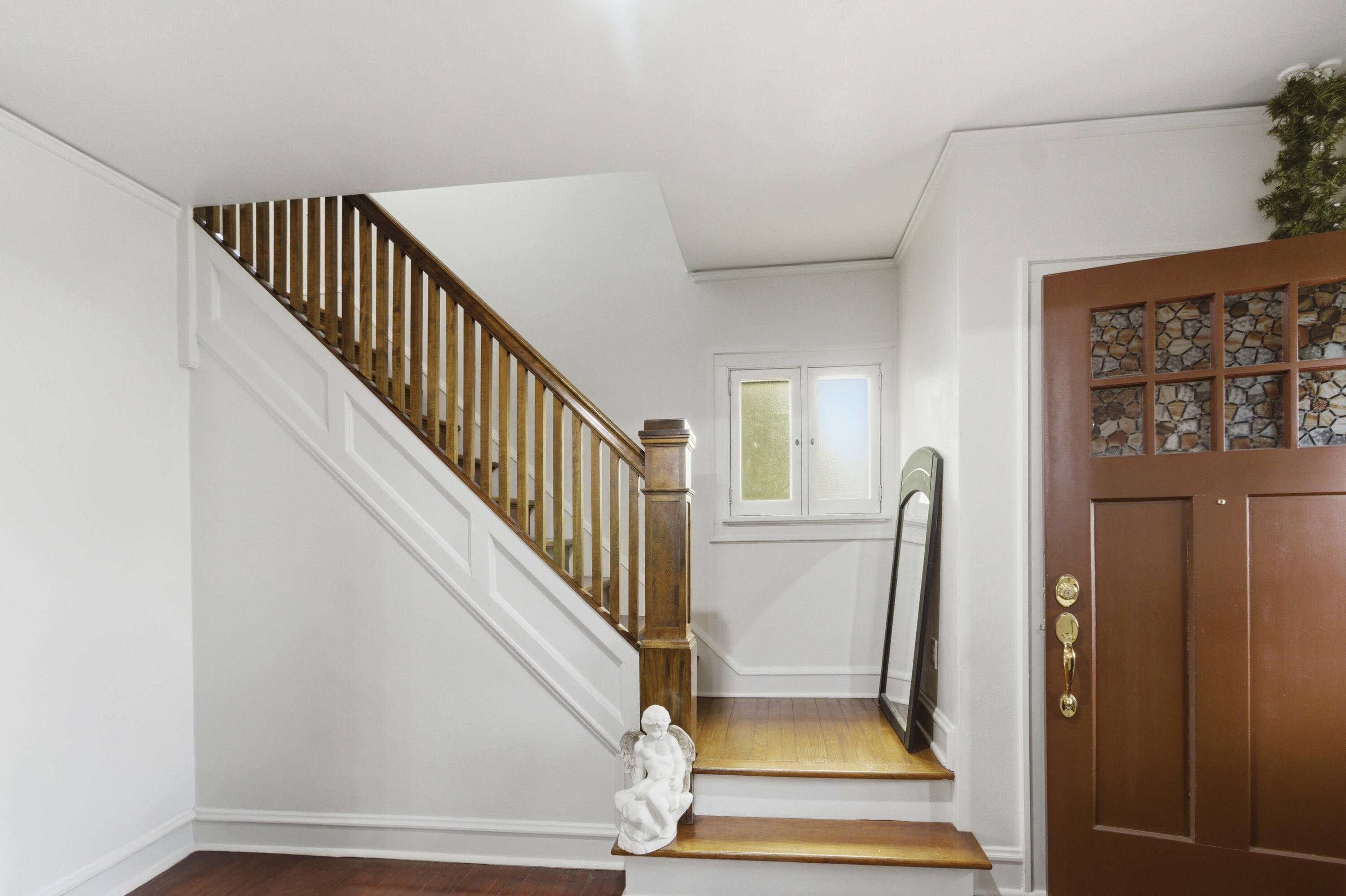 201 Capital Street Burlington, WI 53105 - Photo 5 of 39 IMG_8408