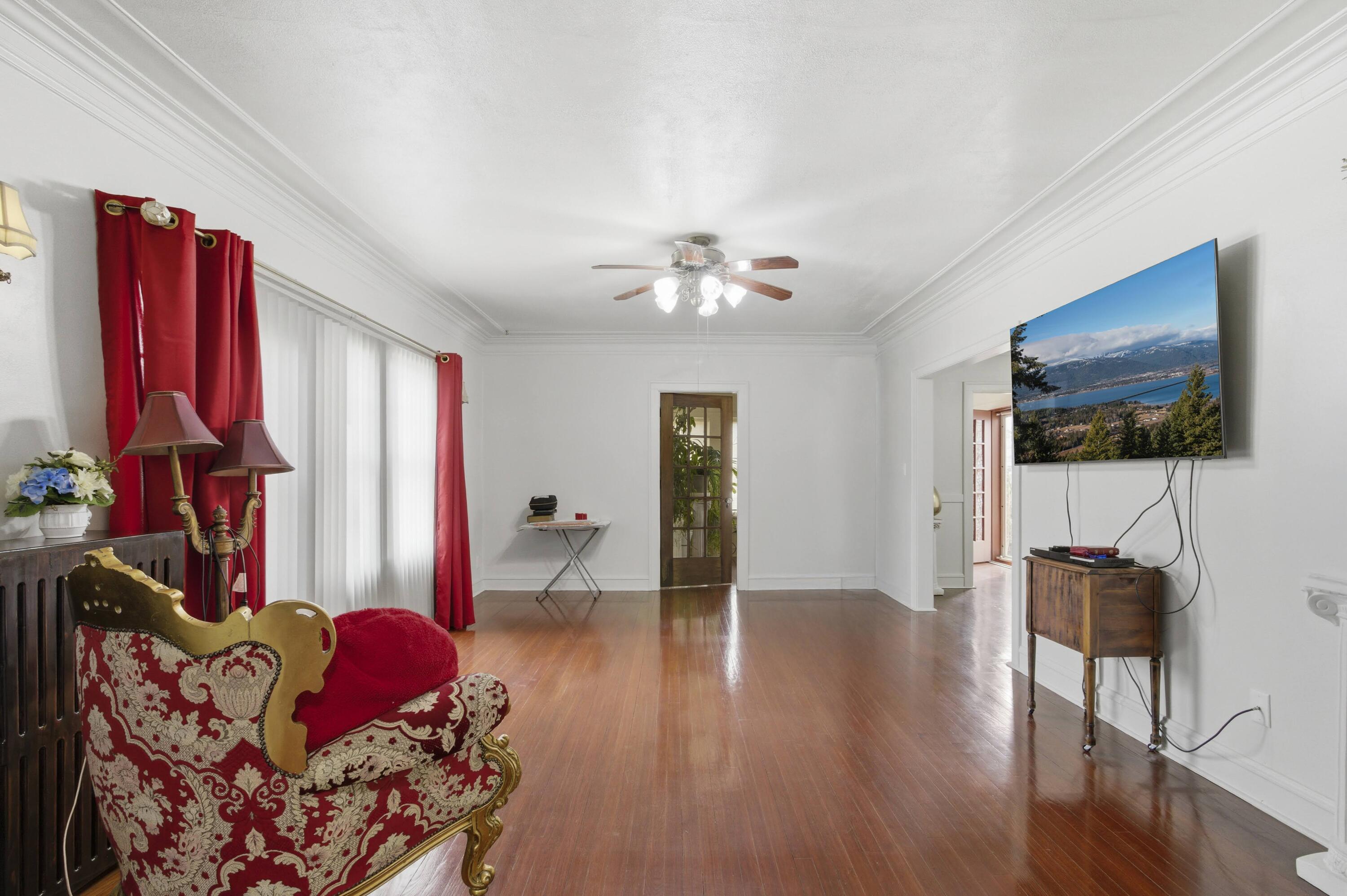 201 Capital Street Burlington, WI 53105 - Photo 8 of 39 IMG_8369