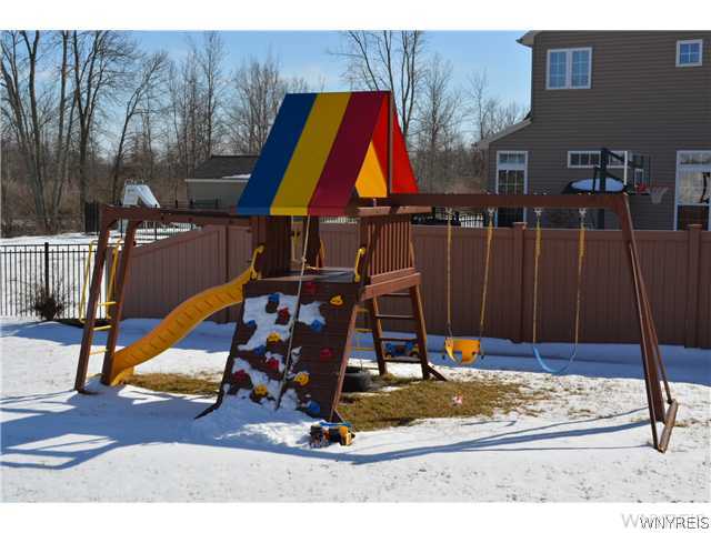 3922 Fritz Road Wheatfield, NY 14120 - Photo 11 of 23 Exterior Front
