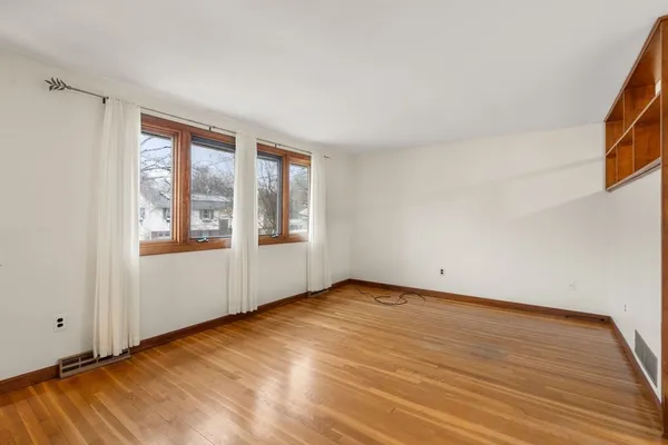 $609,000 | 6 Nancy Circle, Maynard, MA 01754