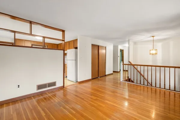 $609,000 | 6 Nancy Circle, Maynard, MA 01754