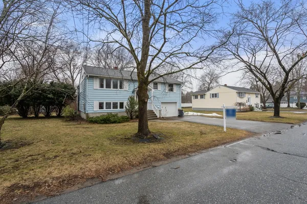 $609,000 | 6 Nancy Circle, Maynard, MA 01754