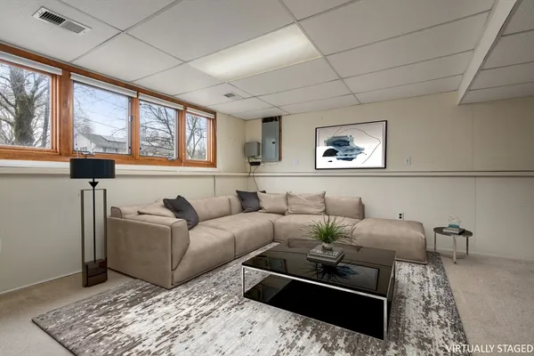 $609,000 | 6 Nancy Circle, Maynard, MA 01754