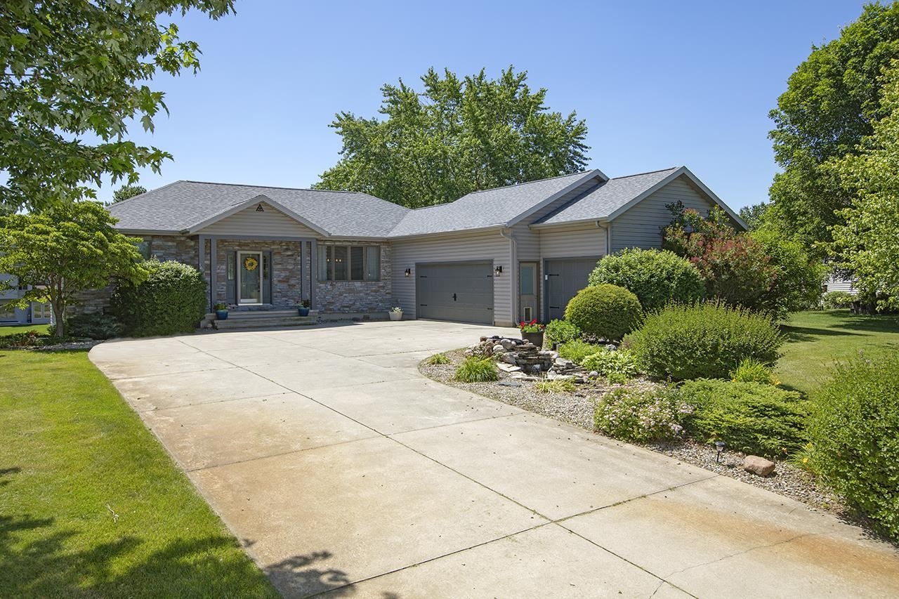 1621 West Briaridge Road Warsaw, IN 46580 - Photo 1 of 35 Gallery Image 1