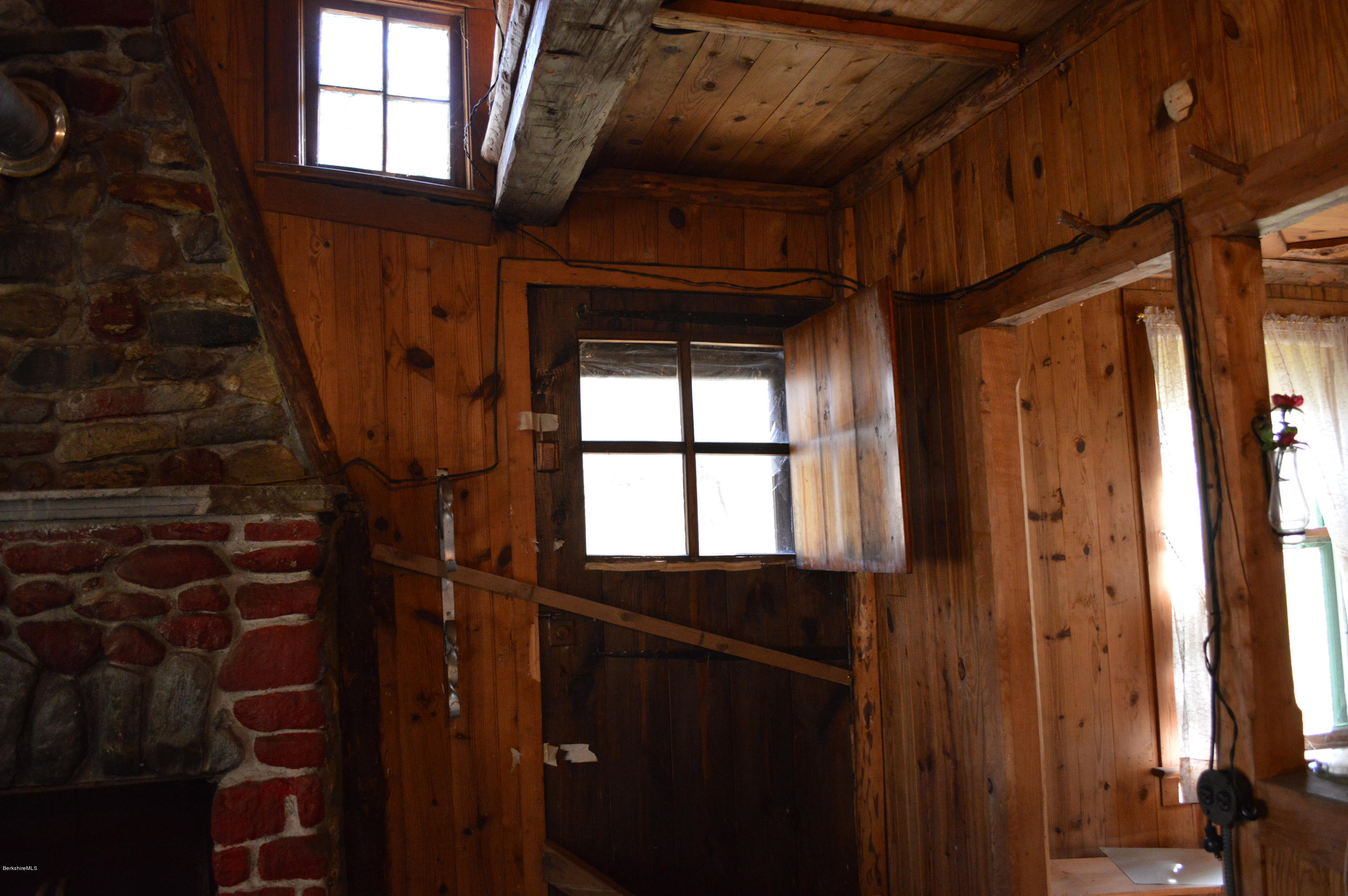 995 Plumb Road Becket, MA 01223 - Photo 5 of 12 a view of an entryway