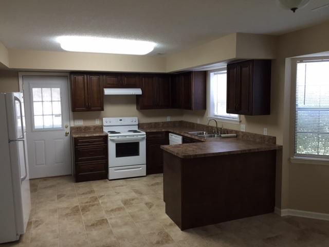 6713 Hickory Brook Road Chattanooga, TN 37421 - Photo 5 of 17 kitchen2.jpg