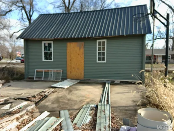 $8,500 | 305 South Main Street, Sandoval, IL 62882