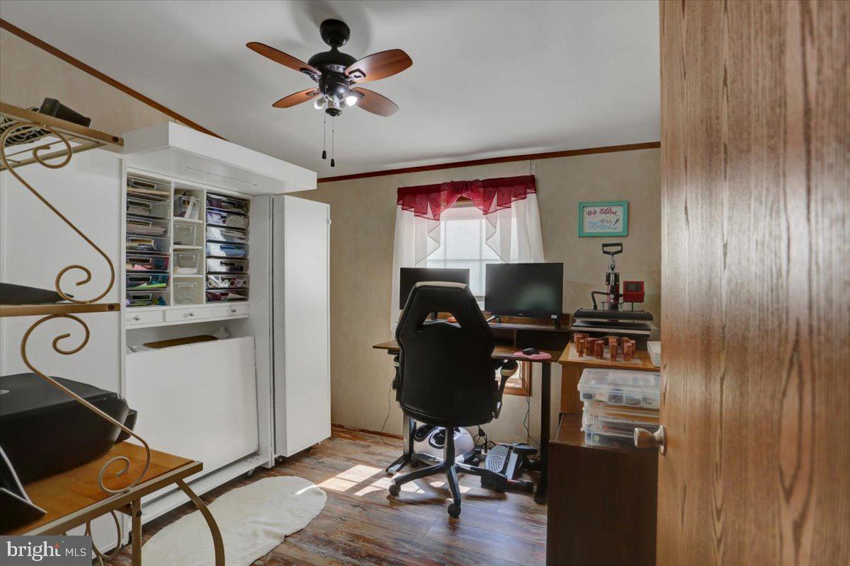 15530 Mobile Road Williamsport, MD 21795 - Photo 17 of 44 Office/Den