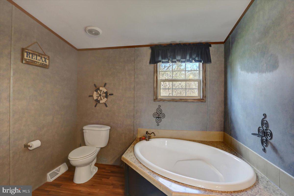 15530 Mobile Road Williamsport, MD 21795 - Photo 22 of 44 Primary Bath
