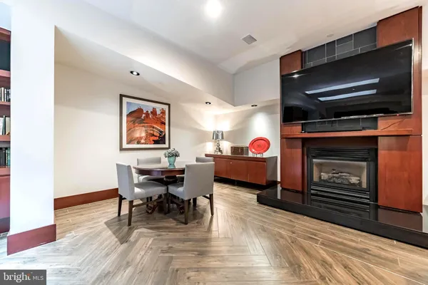 $3,400 | 1600-18 Arch Street, Unit 1518, Philadelphia, PA 19103