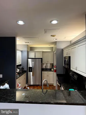 $3,400 | 1600-18 Arch Street, Unit 1518, Philadelphia, PA 19103