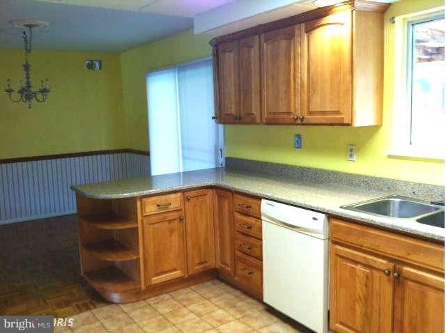 5196 Perry Road Mount Airy, MD 21771 - Photo 6 of 28 Kitchen