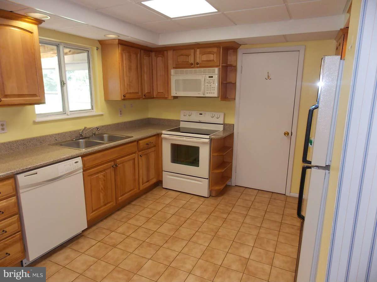 5196 Perry Road Mount Airy, MD 21771 - Photo 7 of 28 Kitchen