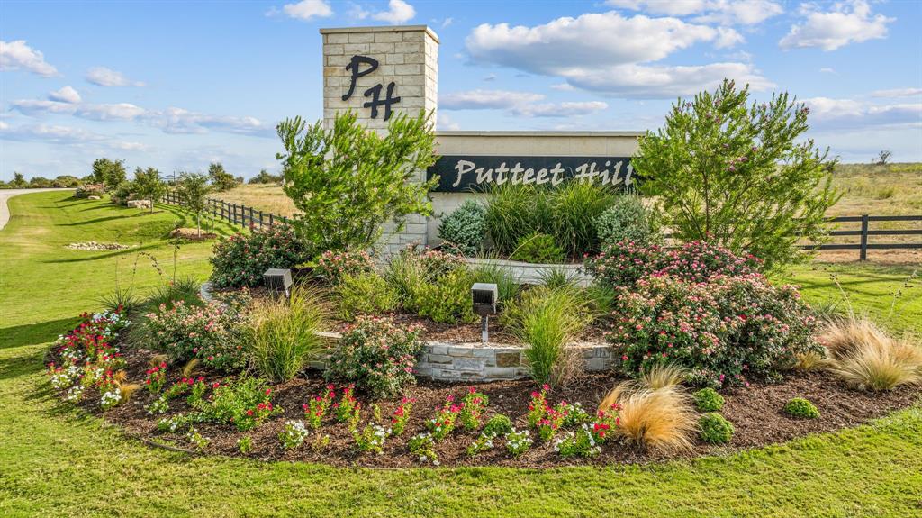 3111 Rio Grande Circle Cresson, TX 76035 - Photo 4 of 20 View of community sign