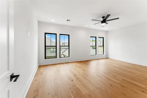 $699,900 | 517 East 4th Street, Houston, TX 77007