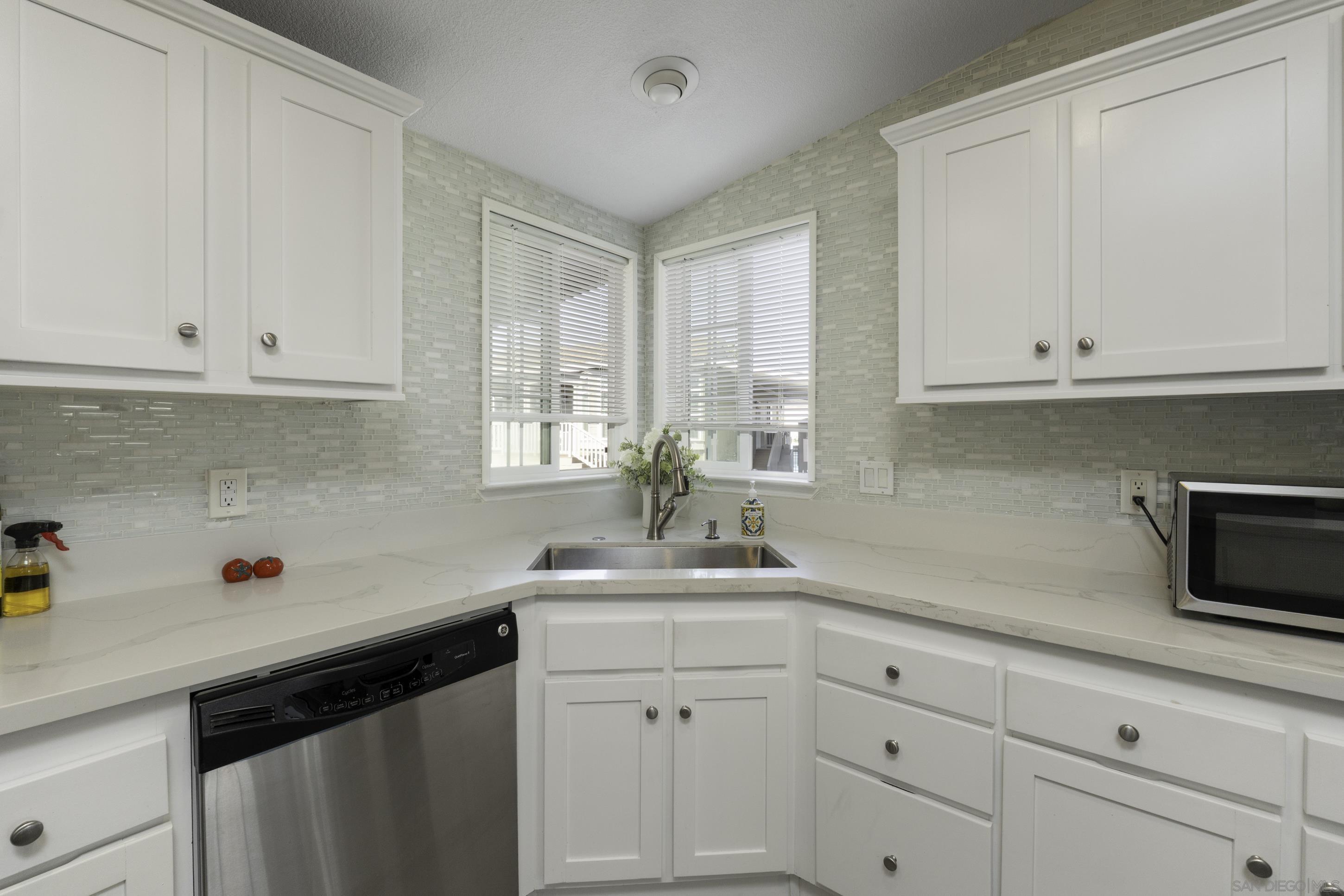 8545 Mission Gorge Road Santee, CA 92071 - Photo 11 of 38