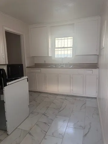 $800 | 3419 Reeves Street, Houston, TX 77004