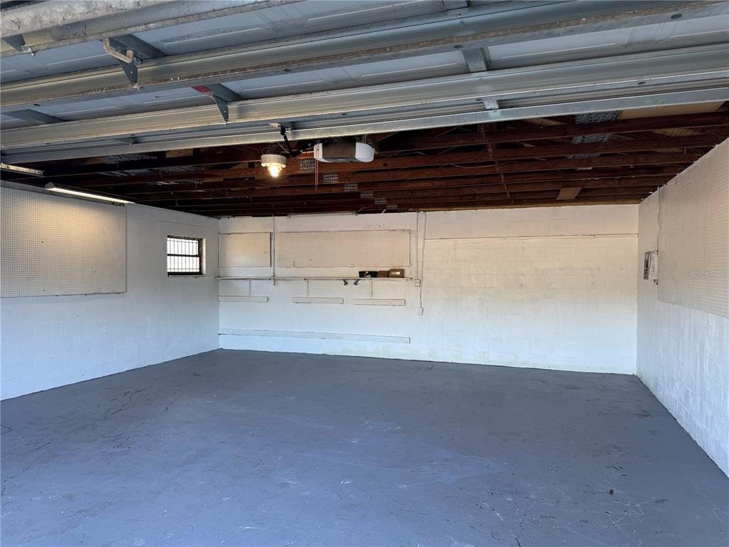 4550 Ewell Road Lakeland, FL 33811 - Photo 44 of 49 a locker room