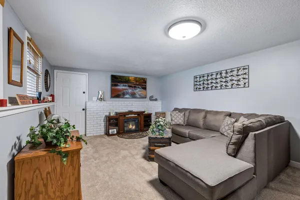 $399,900 | 8595 Indahl Avenue South, Cottage Grove, MN 55016