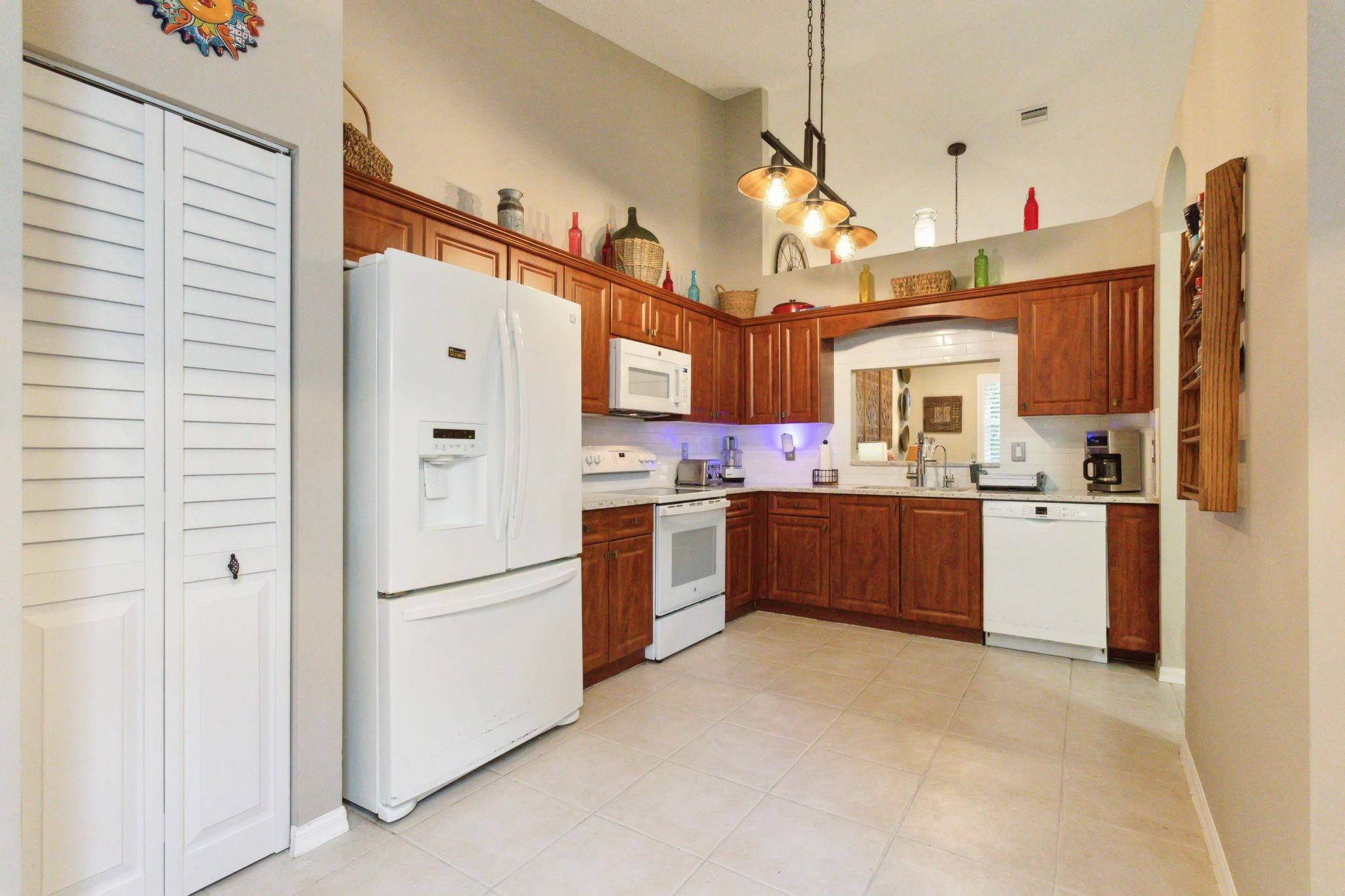 15293 Ixora Road Delray Beach, FL 33484 - Photo 17 of 38 Photo 17