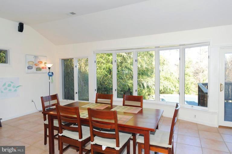 11401 Falls Road Potomac, MD 20854 - Photo 10 of 20 Dining Room