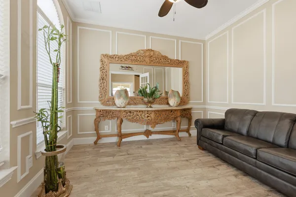 a view of livingroom with furniture