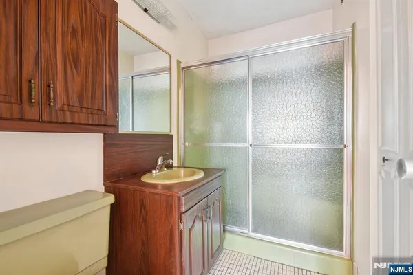 $205,000 | 555 North Avenue, Unit 25K, Fort Lee, NJ 07024