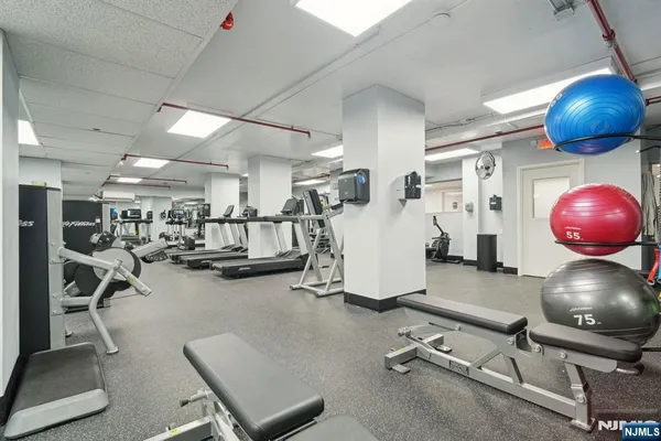 $205,000 | 555 North Avenue, Unit 25K, Fort Lee, NJ 07024
