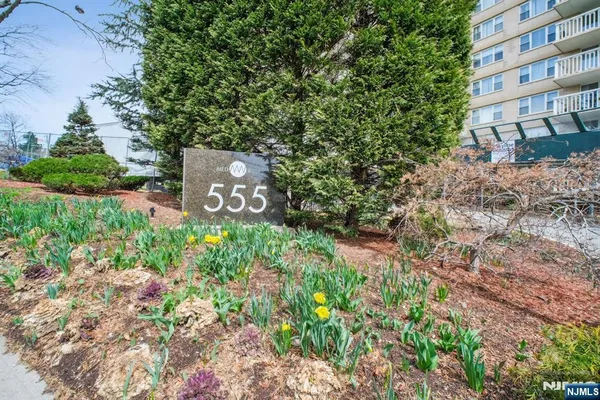 $205,000 | 555 North Avenue, Unit 25K, Fort Lee, NJ 07024