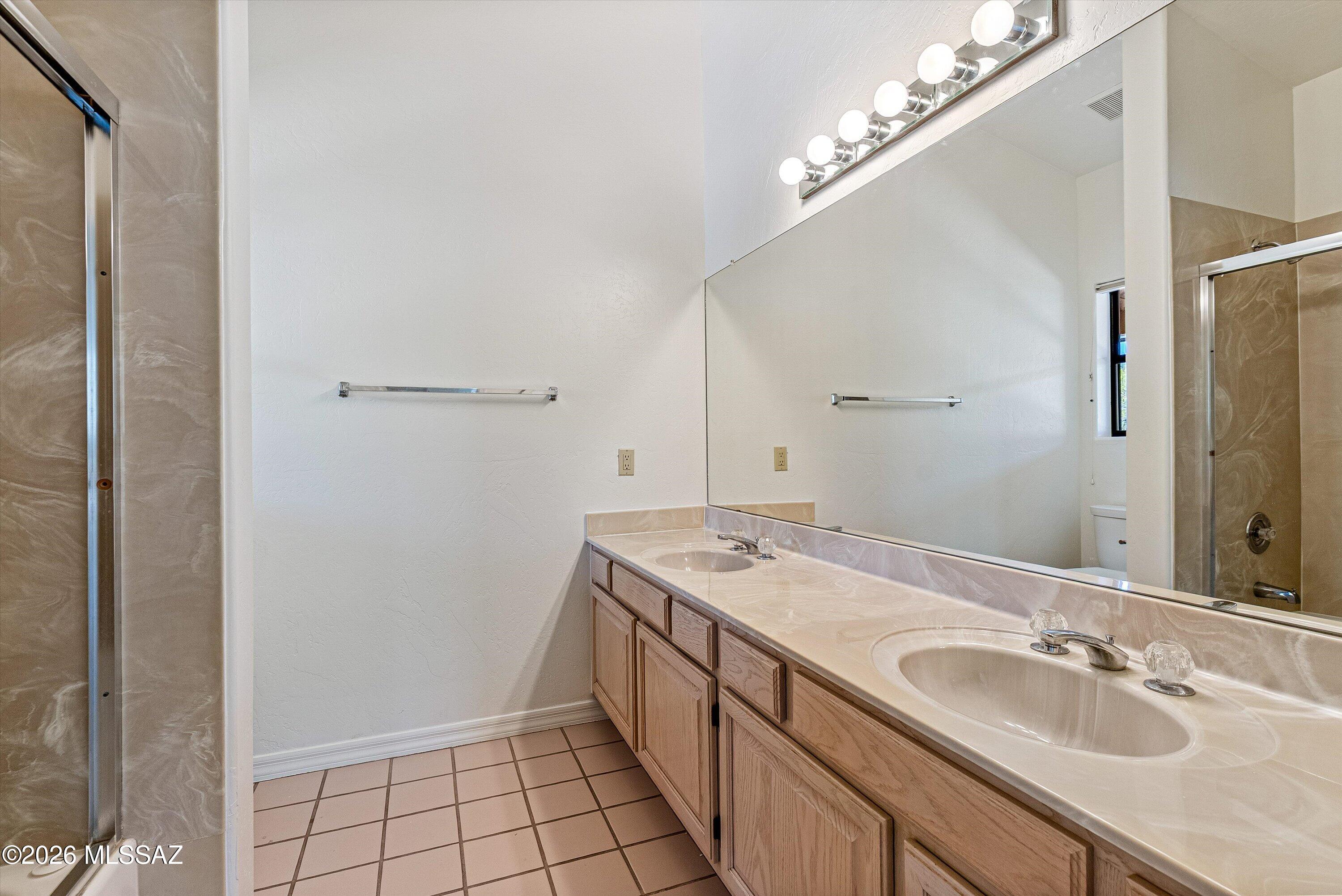 6340 North Valley View Road Tucson, AZ 85718 - Photo 35 of 44 Bathroom #3 across from BR 3 & 4