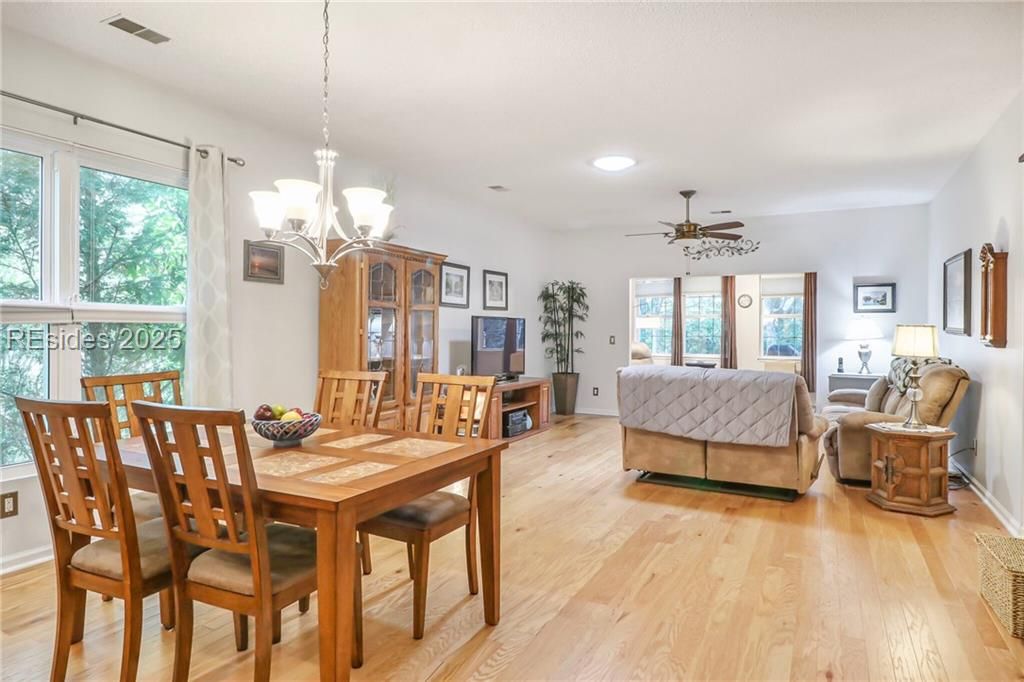22 Sundome Court Bluffton, SC 29909 - Photo 3 of 35 Dining Area