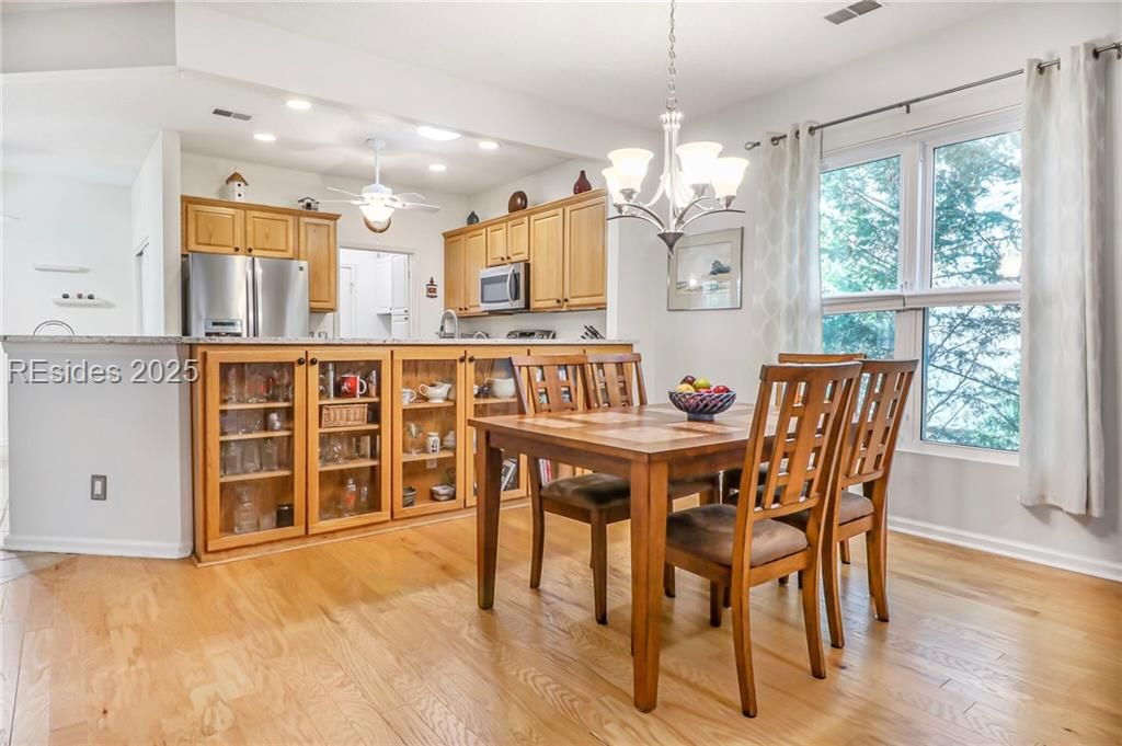 22 Sundome Court Bluffton, SC 29909 - Photo 6 of 35 Dining area