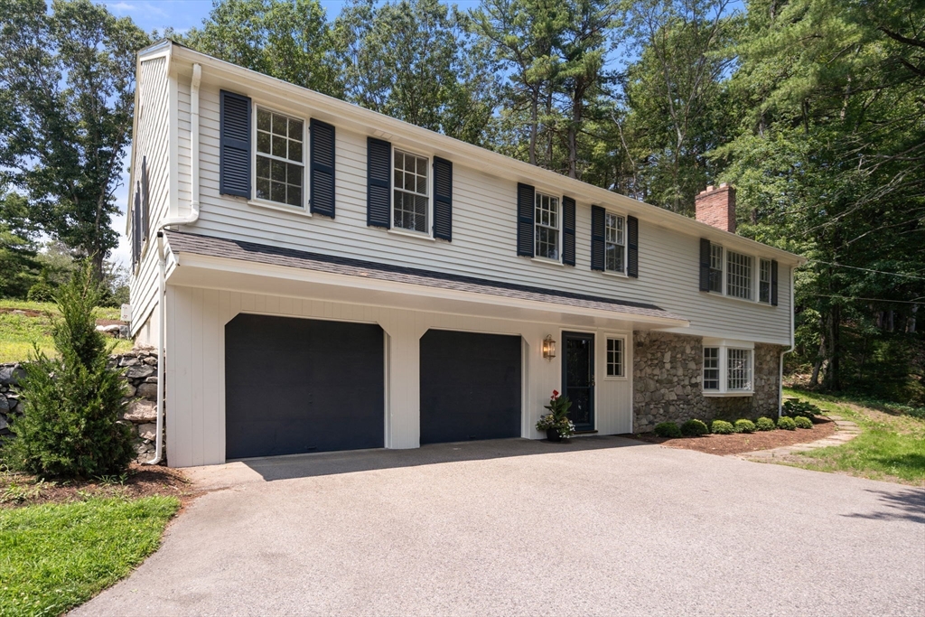 13 Valley Road Dover, MA 02030 - Photo 3 of 33