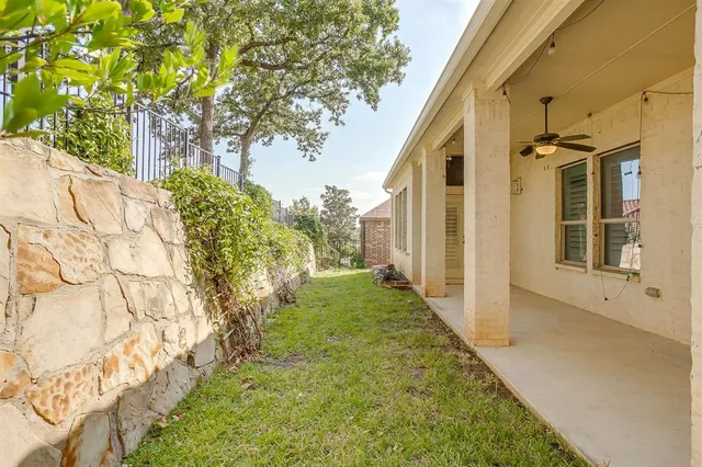 a view of a house with a outdoor space